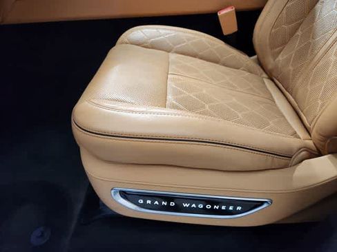 Used 2022 Jeep Grand Wagoneer Series III AWD/4WD image 46