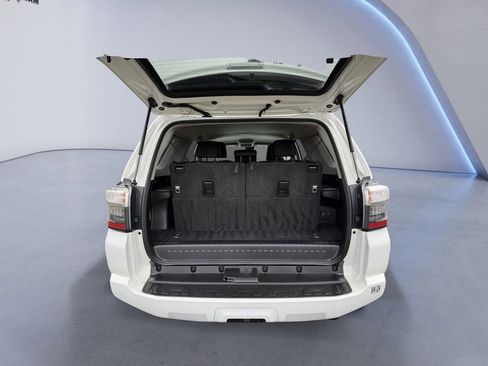 Used 2022 Toyota 4Runner SR5 Premium image 19