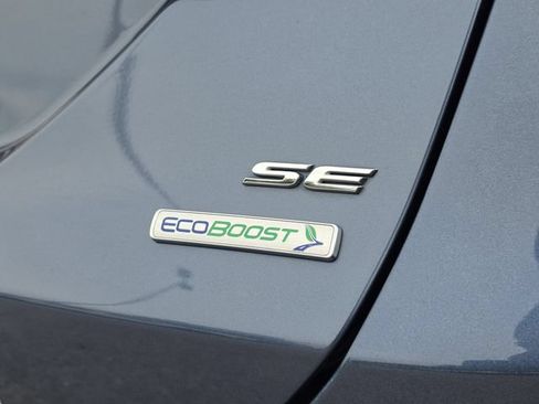 Used 2018 Ford Fusion SE w/ Equipment Group 201A FWD image 37
