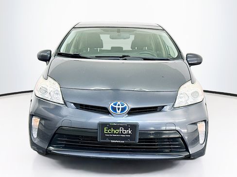 Used 2015 Toyota Prius Four image 2