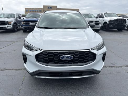 Certified 2025 Ford Escape ST-Line w/ Tech Pack #1 FWD image 3