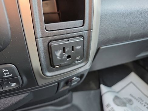 Used 2017 RAM 1500 Big Horn image 29