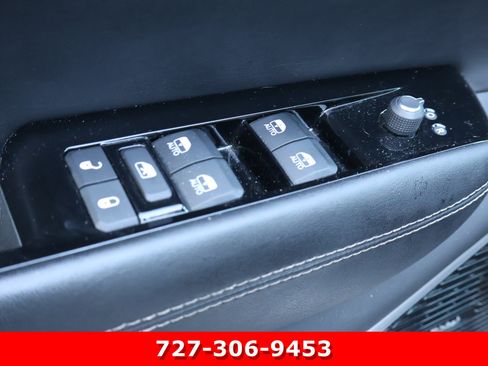Used 2022 Jeep Wagoneer Series III w/ Premium Group I AWD/4WD image 14