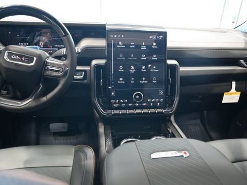 New 2026 GMC Yukon XL AT4 w/ AT4 Premium Plus Package AWD/4WD image 15