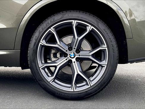 Used 2022 BMW X5 xDrive40i w/ M Sport Package image 12