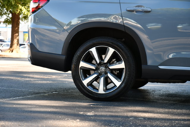 Used 2024 Honda Pilot Touring image 10