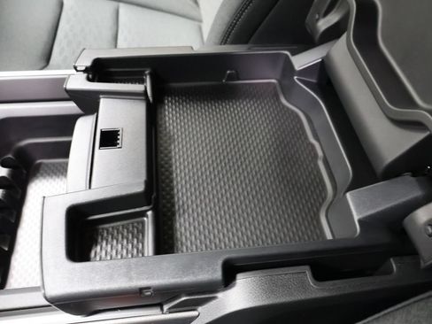 New 2026 RAM 1500 4x4 Crew Cab image 24