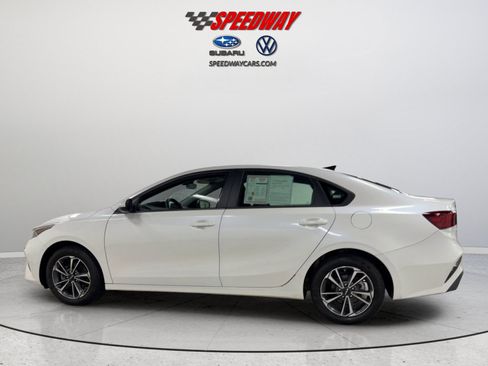 Used 2024 Kia Forte LXS FWD image 9