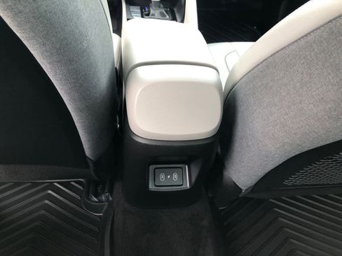 Certified 2024 Hyundai Elantra Limited image 34