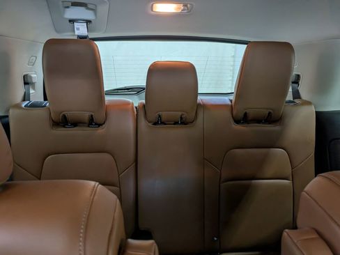 Used 2024 Nissan Pathfinder Platinum AWD/4WD image 7