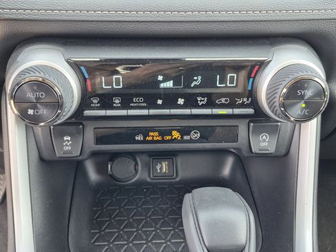 Certified 2025 Toyota RAV4 XLE image 29