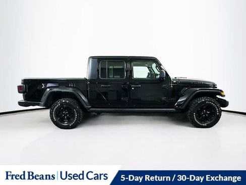 Certified 2022 Jeep Gladiator Willys image 9