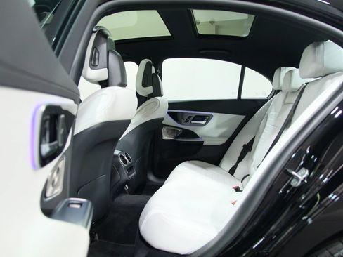 Used 2024 Mercedes-Benz C 300 4MATIC Sedan image 29