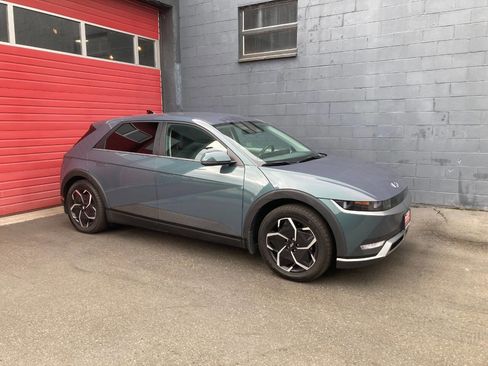 Used 2024 Hyundai Ioniq 5 SEL image 1