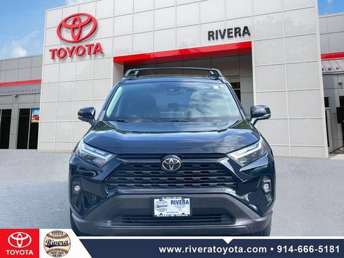 Used 2022 Toyota RAV4 XLE Premium AWD/4WD image 2