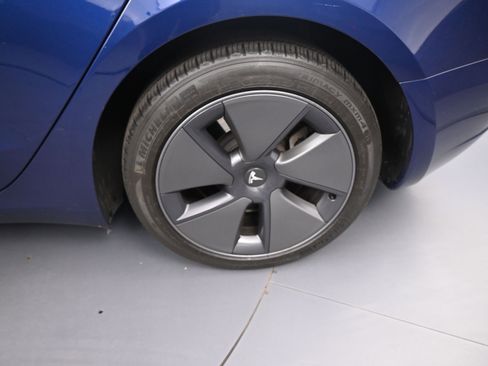 Used 2023 Tesla Model 3 Standard Range image 17