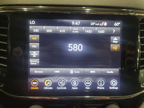 Used 2020 Jeep Grand Cherokee Limited w/ Luxury Group II image 25