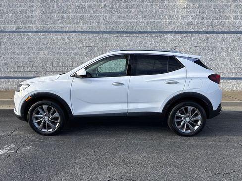 Used 2021 Buick Encore GX Essence w/ Advanced Technology Package image 4