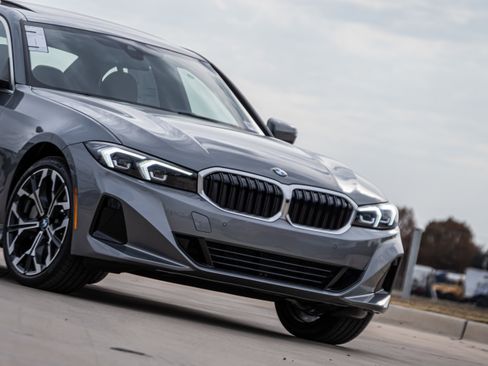 New 2026 BMW 330i Sedan w/ Premium Package image 5