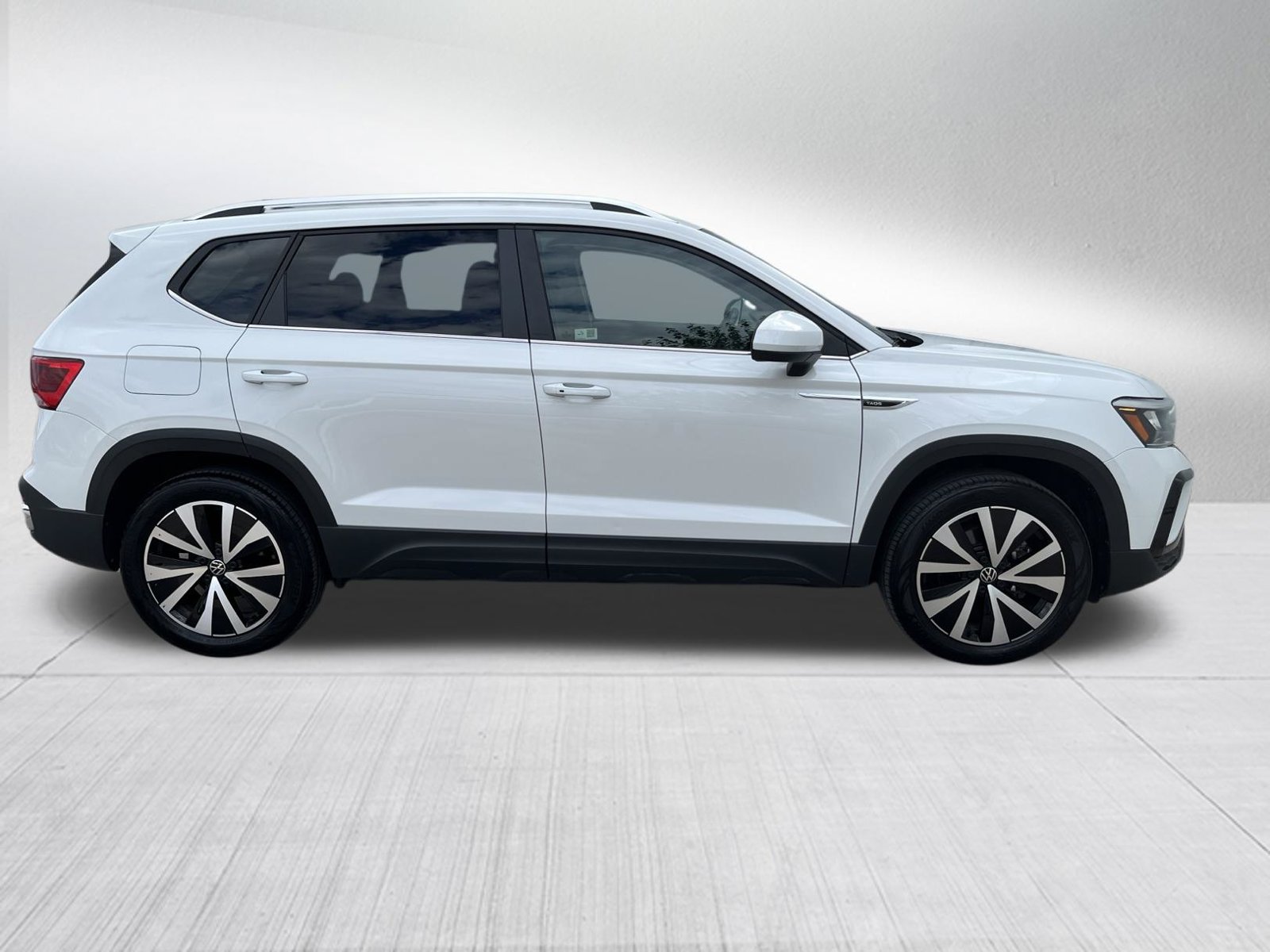 Used 2024 Volkswagen Taos SE FWD image 5