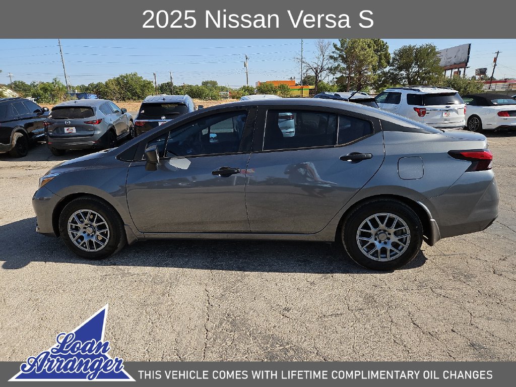 Used 2025 Nissan Versa S FWD image 7