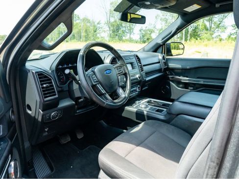 Used 2018 Ford Expedition XL RWD image 11