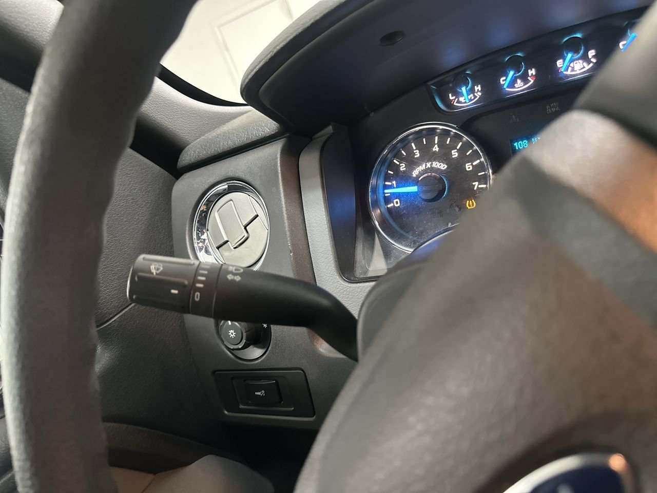 Used 2014 Ford F150 XLT AWD/4WD image 39