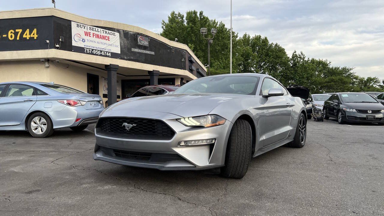 Used 2021 Ford Mustang Premium RWD image 4
