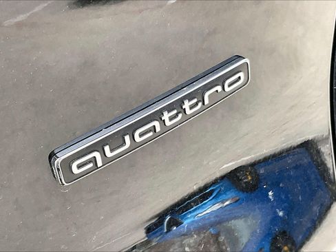 Used 2025 Audi Q5 Premium w/ Convenience Package image 10