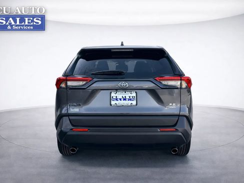 Used 2024 Toyota RAV4 LE image 4