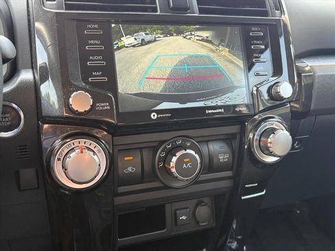 Used 2022 Toyota 4Runner TRD Off-Road AWD/4WD image 8