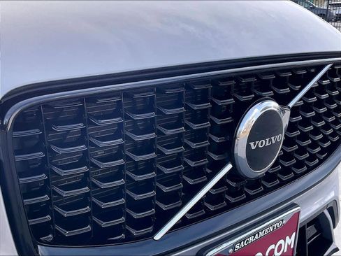 Used 2025 Volvo XC60 B5 Core image 33