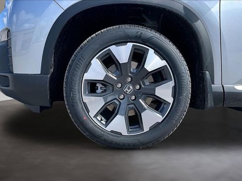New 2026 Honda Pilot Touring image 13