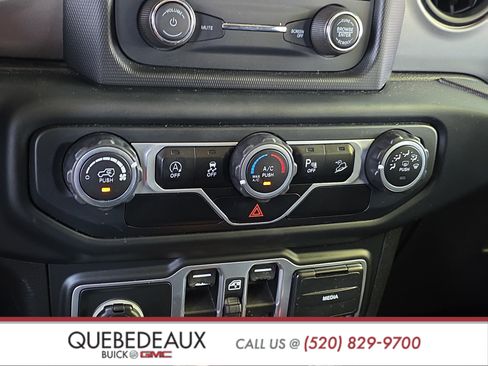 Used 2018 Jeep Wrangler Unlimited Sport S AWD/4WD image 16