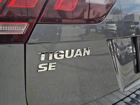 Used 2021 Volkswagen Tiguan SE R-Line image 30