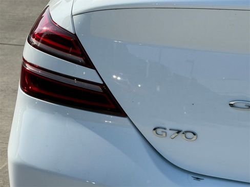 Used 2022 Genesis G70 3.3T image 5