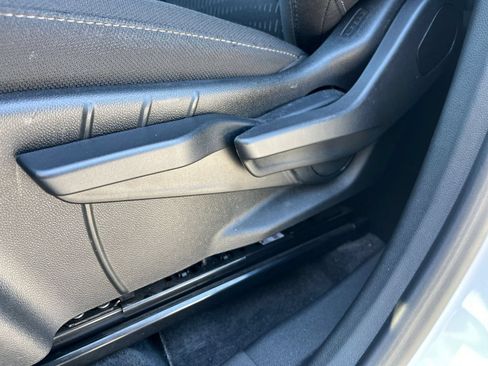 Used 2025 Chevrolet Equinox LT FWD image 18