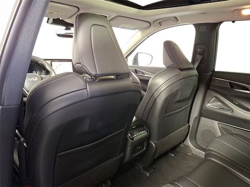 Certified 2025 INFINITI QX60 Luxe image 11