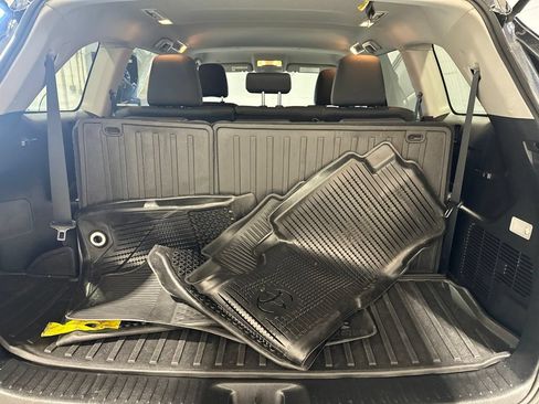 Used 2019 Toyota Highlander LE AWD/4WD image 15