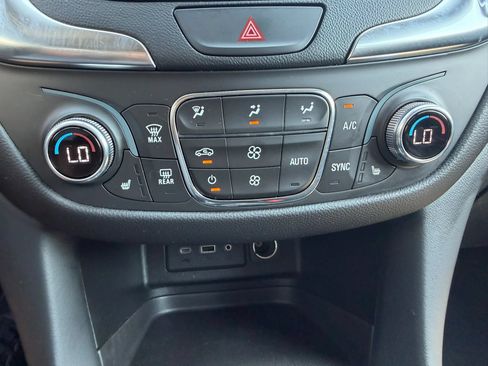 Used 2021 Chevrolet Equinox LT AWD/4WD image 51