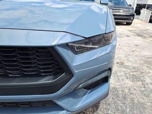 Used 2025 Ford Mustang Coupe RWD image 17