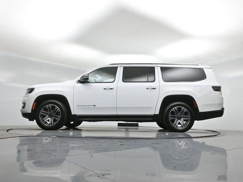 Used 2024 Jeep Wagoneer L Series II image 55