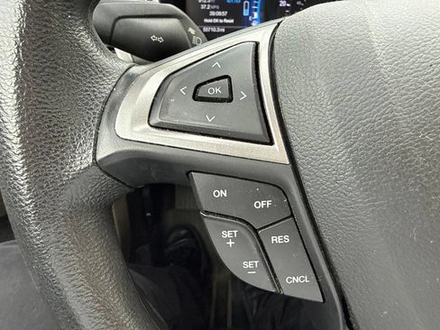 Used 2018 Ford Fusion SE FWD image 21