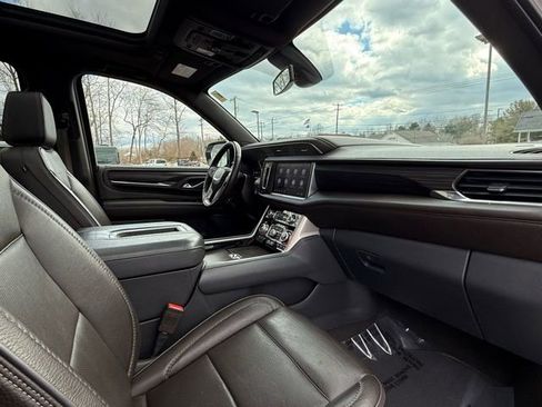 Used 2021 GMC Yukon XL Denali image 16