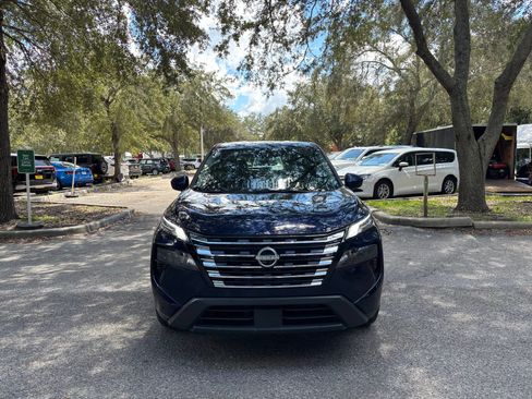 Used 2025 Nissan Rogue SV FWD image 10