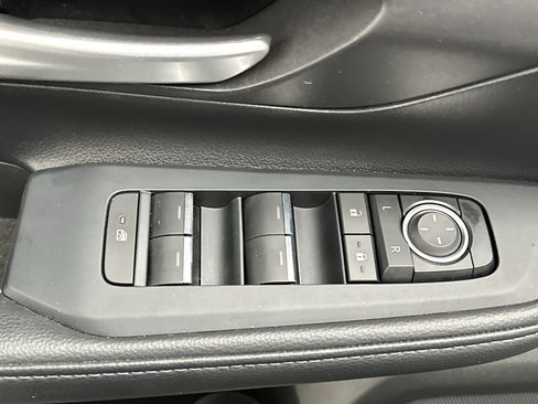 Used 2025 Toyota Grand Highlander AWD image 20