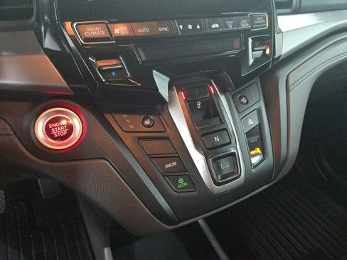 Used 2018 Honda Odyssey EX-L image 25