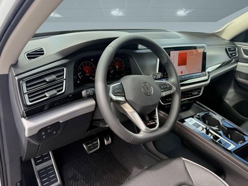 New 2026 Volkswagen Atlas Peak Edition image 4