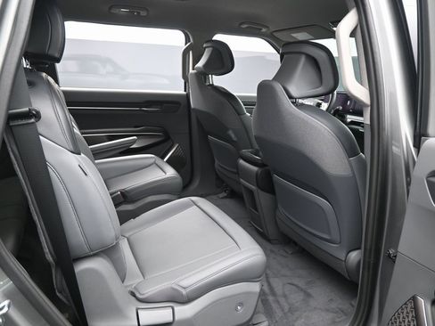 Used 2024 Kia EV9 Light Long Range image 38