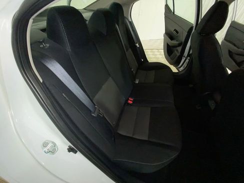 Used 2024 Nissan Sentra SV FWD image 11